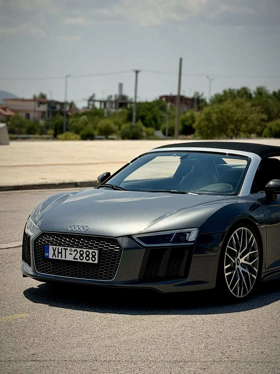 Audi R8 Spyder γκρι